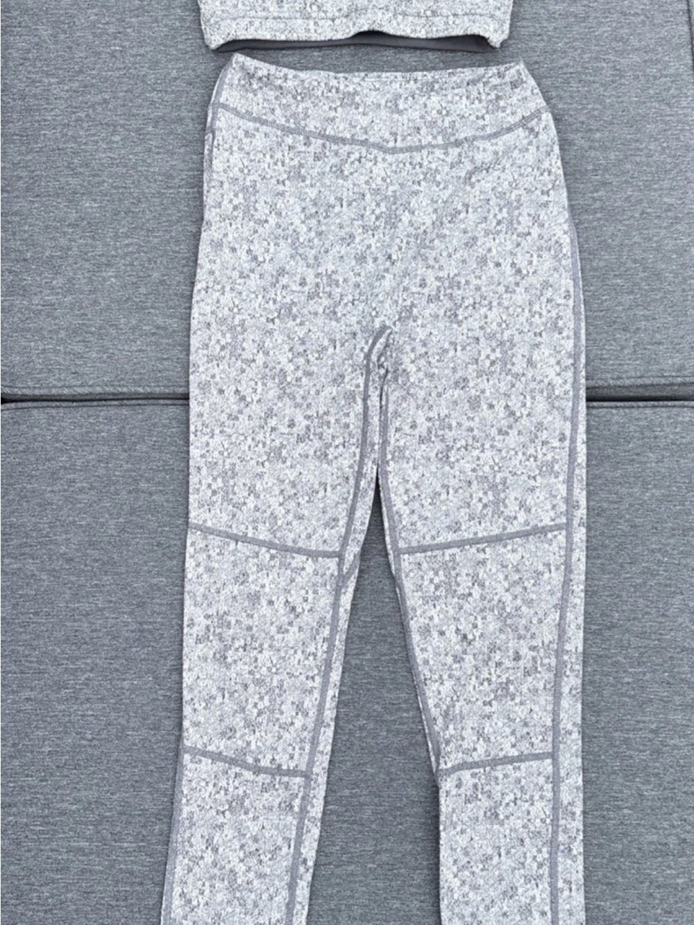 Gymshark Fleur Textured Sports Bra And Leggings Womens Small Gray Activewear